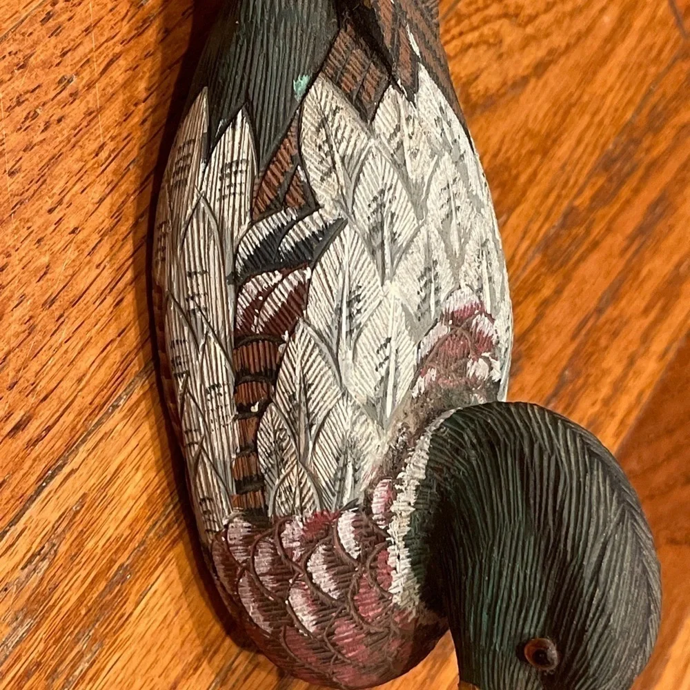 unbranded wood carved